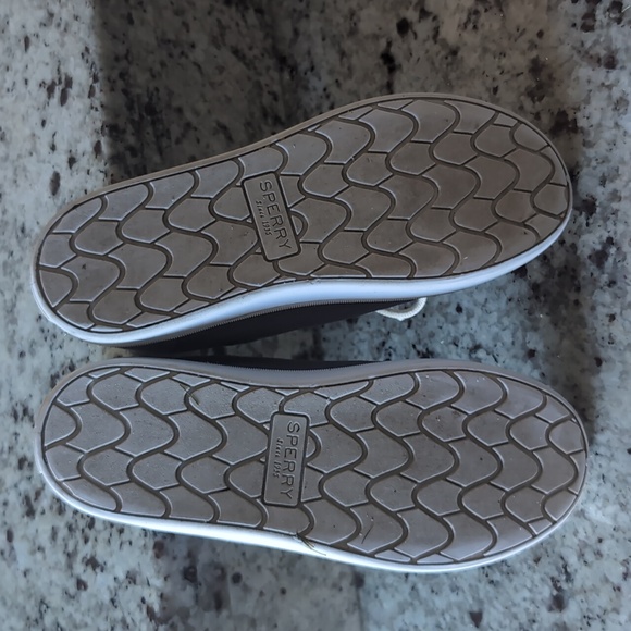 Kids Sperry Sneakers - Picture 2 of 5